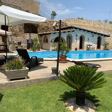 Quattromulini فندق مبيت وإفطار *