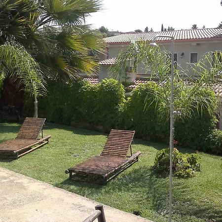 Quattromulini Bed and Breakfast Νότο